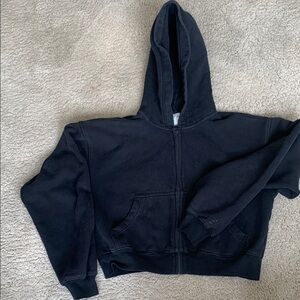 Black Zip-Up cropped hoodie